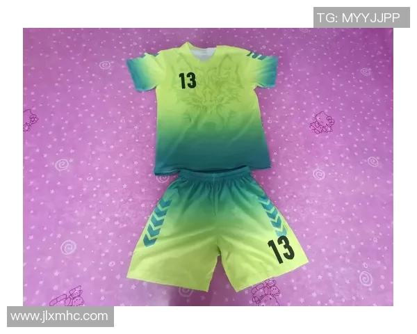 穿32号球衣的足球明星背后的故事与荣耀之路 穿32号球衣的足球明星背后的故事与荣耀之路